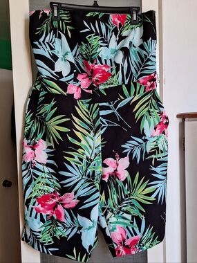 New York & Company Large Tropical Strapless Romper